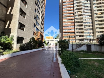 Departamento en venta en Metro estación las torres, Macul - 2 dormitorios, 2 baños