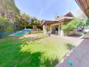 Casa en venta en Casa para remodelar - disponible diciembre 2025, Las Condes - 4 dormitorios, 3 baños