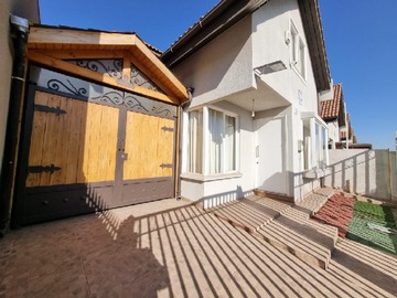 Casa en venta en Parroco agustin lobos sur, Peñaflor - 3 dormitorios, 3 baños