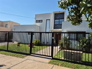 Casa en venta en parcelas de la viña, Talca - 4 dormitorios, 4 baños