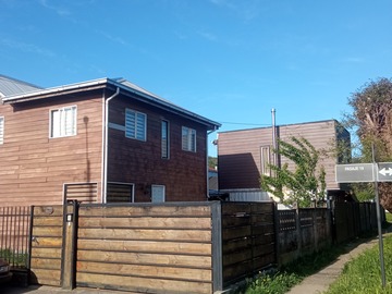Casa en venta en José Victorino Lastarria, Valdivia - 7 dormitorios, 2 baños
