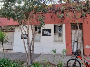 Casa en venta en Conferencia, Santiago - 12 dormitorios, 2 baños