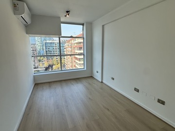 Oficina en arriendo mensual en Badajoz 100, Las Condes - 1 dormitorio, 1 baño