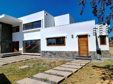 Casa en venta en Parcelacion San Jose, Requínoa - 5 dormitorios, 5 baños