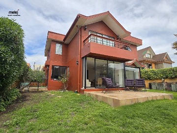 Casa en venta en Abedules, Concón - 5 dormitorios, 4 baños
