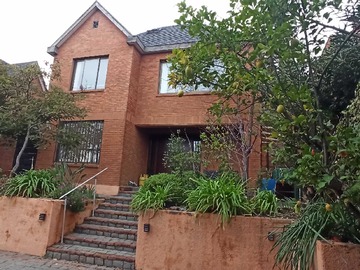Casa en venta en Frente a clinica u. Andes. 5d|4b + servicios (179091), Las Condes - 5 dormitorios, 5 baños