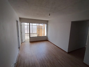 Departamento en venta en Departamento Renovado Al Lado del Metro Santa Ana - Santiago - 3 dormitorios, 1 baño