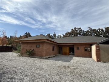 Casa en venta en El Algarrobo 4, Colina - 3 dormitorios, 4 baños