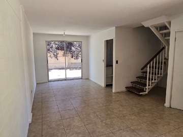 Casa en arriendo mensual en Callejón Lo Salinas 451, Buin - 3 dormitorios, 2 baños