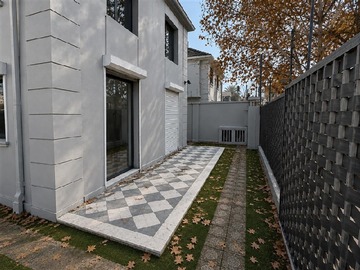 Casa en venta en Los Leones - Diego de Almagro, Providencia - 5 dormitorios, 3 baños