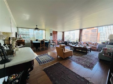 Departamento en venta en Apoquindo / El Golf, Las Condes - 3 dormitorios, 3 baños