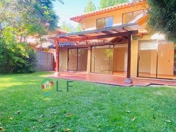 Casa en arriendo mensual en Huechuraba, casa chilena, colegfo SFJH (174334), Huechuraba - 4 dormitorios, 3 baños