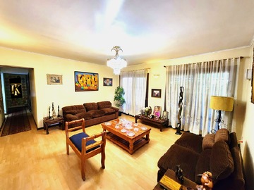 Casa en venta en Miraflores 1415, Peñaflor - 4 dormitorios, 2 baños