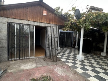 Casa en venta en Los sauces lo prado, Lo Prado - 3 dormitorios, 2 baños