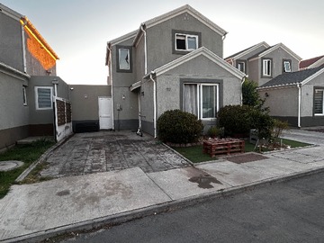 Casa en venta en Casa 6 dorm, 3 baños, 2 terrazas más quincho (167150), Padre Hurtado - 6 dormitorios, 3 baños