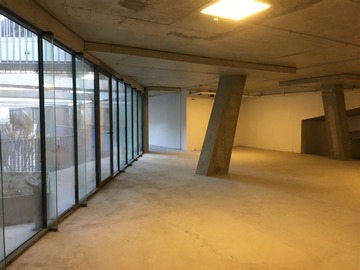 Oficina en venta en Narciso Goycolea, Vitacura - 1 dormitorio, 2 baños