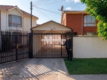 Casa en venta en Esdras & constantinopla, Maipú - 3 dormitorios, 3 baños