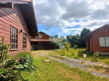 Casa en venta en Condominio Los Cisnes, Valdivia - 8 dormitorios, 4 baños