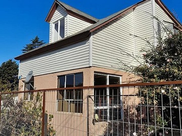 Casa en venta en Calle puerto sidney, Viña del Mar - 6 dormitorios, 3 baños