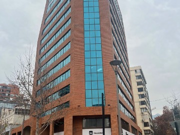 Oficina en venta en Excelente ubicación, a pasos de metro Manquehue (176732), Las Condes - 2 dormitorios, 2 baños