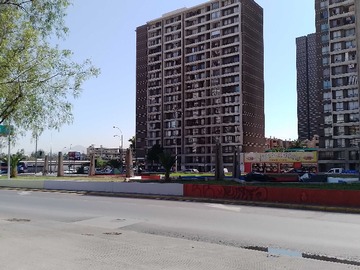 Departamento en venta en A dos cuadras del metro (74727), Santiago - 2 dormitorios, 2 baños