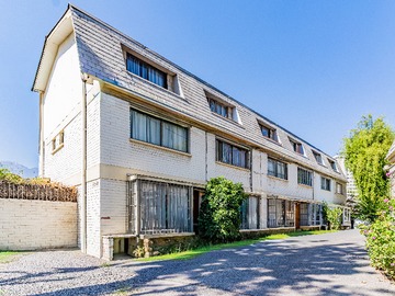 Casa en venta en Carlos Montt 5381, Ñuñoa - 4 dormitorios, 3 baños