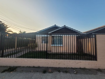 Casa en venta en Arquitecto Eugenio Cerda, Puente Alto - 3 dormitorios, 2 baños