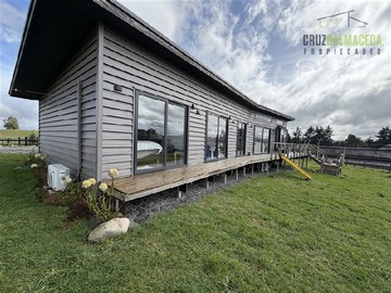 Casa en arriendo mensual en Condominio Las Encinas, Llanquihue - 3 dormitorios, 2 baños