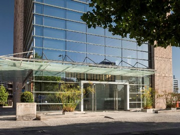 Oficina en arriendo mensual en Arriendo Oficina Metro Manquehue 167 M2 UF 88 las Condes