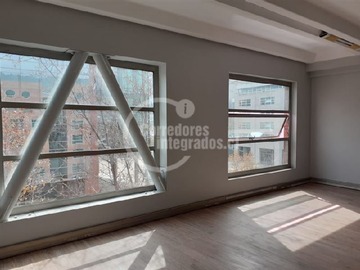 Oficina en arriendo mensual en Ciudad Empresarial, Huechuraba - 5 dormitorios, 2 baños