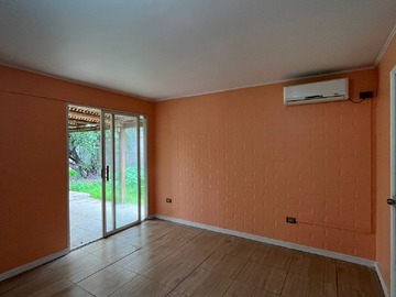 Casa en venta en Propiedad a la Venta en Pasaje el Peumo Larapinta Lampa. - 3 dormitorios, 3 baños