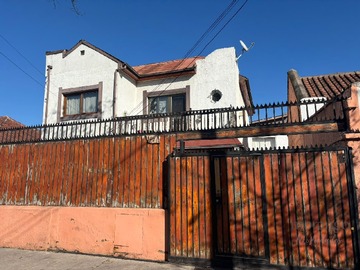 Casa en venta en San Ignacio de Loyola 1421, Santiago - 4 dormitorios, 3 baños