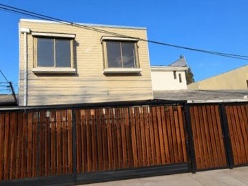Casa en venta en Pasaje Atardecer 651, Población Andrés Bello, Limache - 4 dormitorios, 2 baños