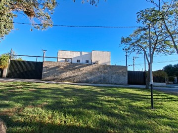 Casa en venta en Casa esquina habitacional / comercial, Maipú - 4 dormitorios, 4 baños