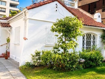 Casa en arriendo mensual en Callao metro el golf, Las Condes - 4 dormitorios, 2 baños