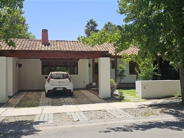 Casa en venta en Barrio Las Flores de Piedra Roja, Colina - 4 dormitorios, 3 baños