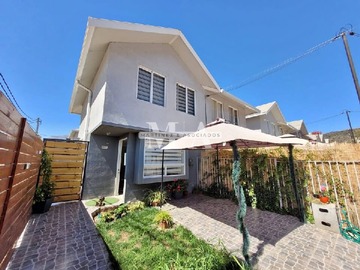 Casa en venta en Loma del Sol 3000, Puente Alto - 3 dormitorios, 1 baño
