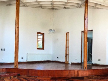 Casa en venta en Casa con una ubicación privilegiada y segura (138452), La Reina - 4 dormitorios, 3 baños