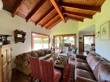 Casa en venta en Gran casa en Condominio (171240), Colina - 4 dormitorios, 4 baños