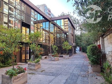 Oficina en venta en Lindo edificio de 3 pisos en pleno sector de ñuñoa, Ñuñoa - 20 dormitorios, 13 baños