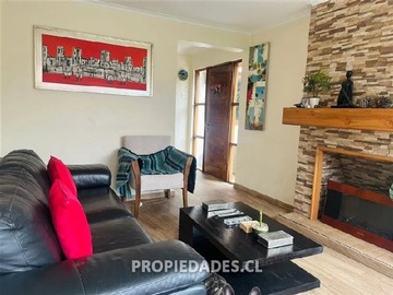 Casa en venta en Gerónimo de Alderete / García Pica / Nuestra Señora del Rosario, Las Condes - 5 dormitorios, 4 baños