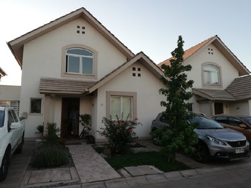 Casa en arriendo mensual en Barrio alto sacremento, Buin - 4 dormitorios, 3 baños
