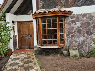 Casa en venta en Las madreselva, Macul - 5 dormitorios, 4 baños
