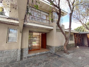 Casa en arriendo mensual en Casa en arriendo en condominio Cousiño Macul (181179), Peñalolén - 4 dormitorios, 3 baños
