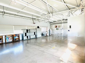 Local Comercial en arriendo mensual en Av las torres / los cardenales, Recoleta - 1 dormitorio, 2 baños