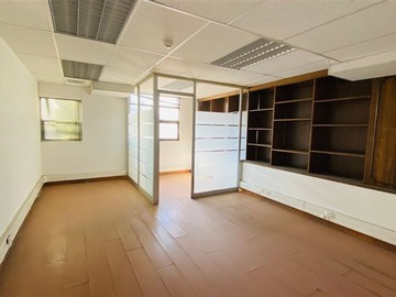 Oficina en arriendo mensual en Ahumada / Huerfanos, Santiago - 9 dormitorios, 5 baños
