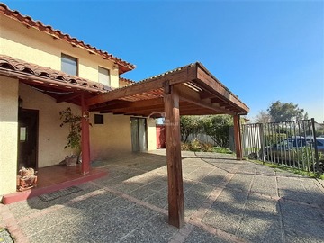 Casa en venta en Avda Consistorial, Peñalolén - 5 dormitorios, 4 baños