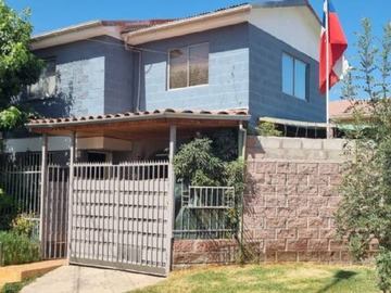 Casa en venta en Amplia casa / los castaños /ejerc. Libertador/ omar herrera, Puente Alto - 3 dormitorios, 1 baño