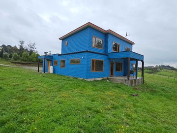 Casa en venta en Hermosa y funcional casa en venta, P.vara (95076), Puerto Varas - 5 dormitorios, 5 baños