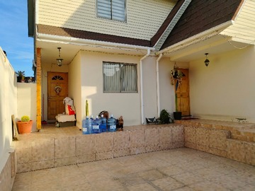 Casa en venta en Los pinos, Quilpué - 5 dormitorios, 2 baños